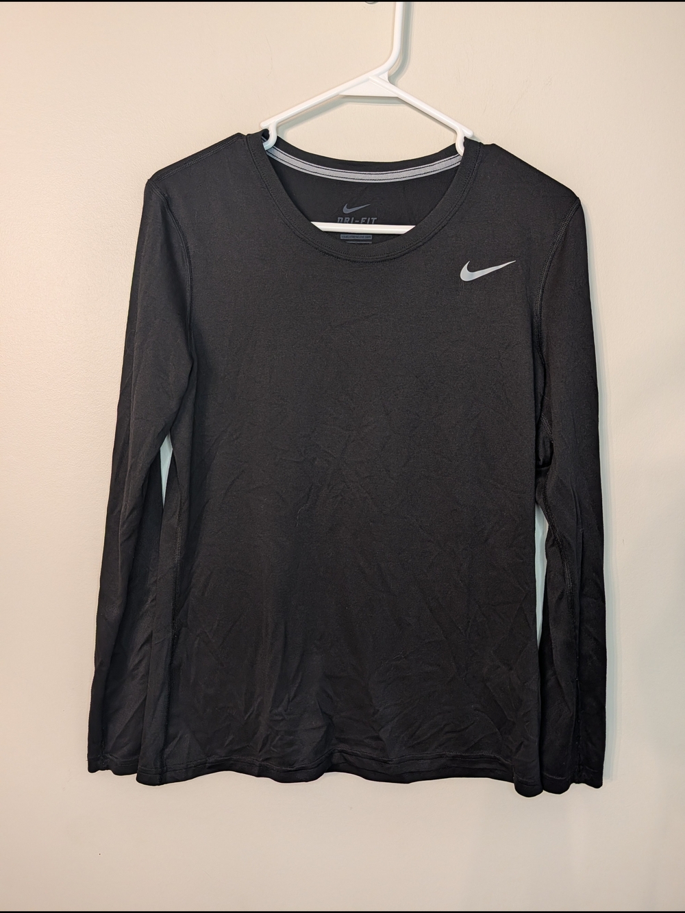 Nike DriFit Fit Black Long-Sleeve Performance Top Medium